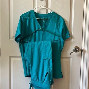 Med Couture Teal Scrub Set